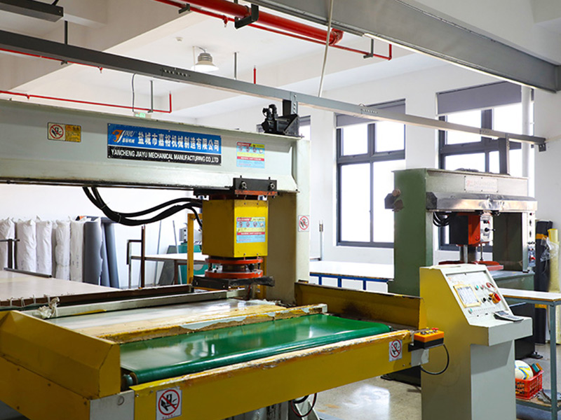 Koripallon nahkainen leikkaus